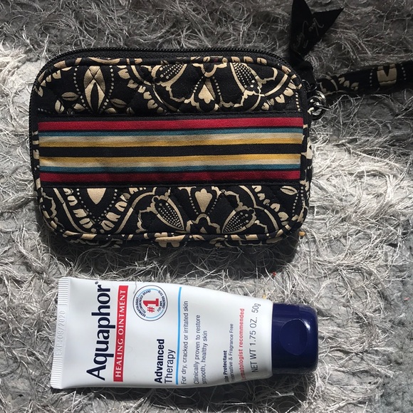 Vera Bradley Small zip up wristlet - Picture 4 of 4